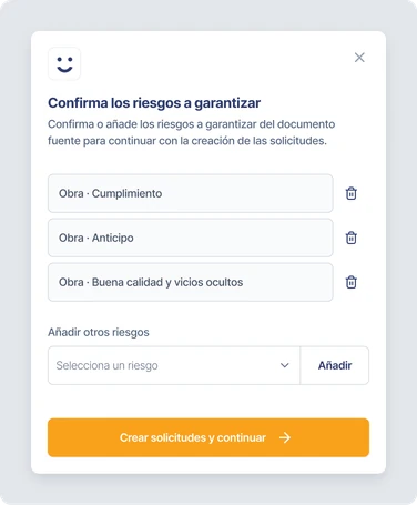 Modal «Confirma los riesgos a garantizar» con tres riesgos editables, un selector para añadir otros y el botón «Crear solicitudes y continuar».